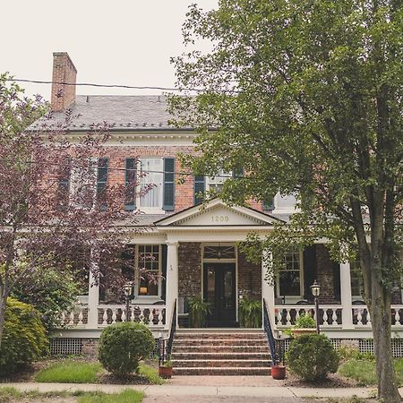 Ironclad Inn And Bourbon Room Fredericksburg Exterior foto